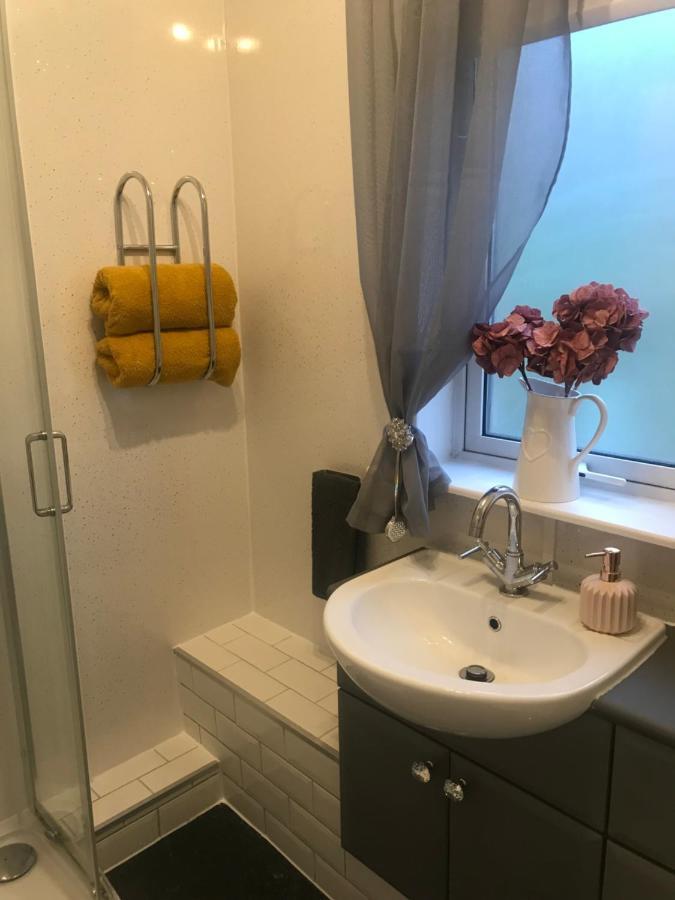 Home Comforts Near Dundee City Centre المظهر الخارجي الصورة